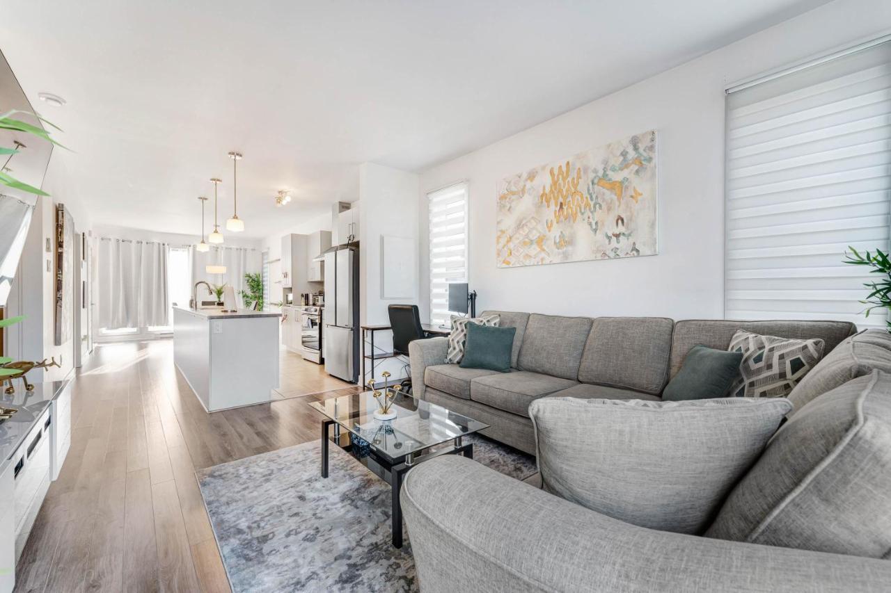 Charming And Cozy Condo Apartment Гатіно Екстер'єр фото