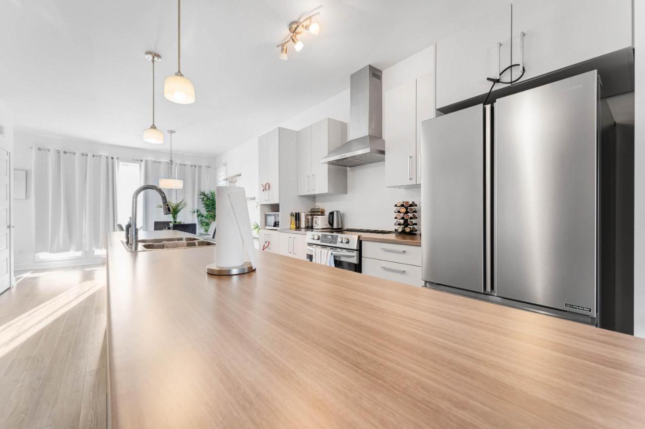 Charming And Cozy Condo Apartment Гатіно Екстер'єр фото